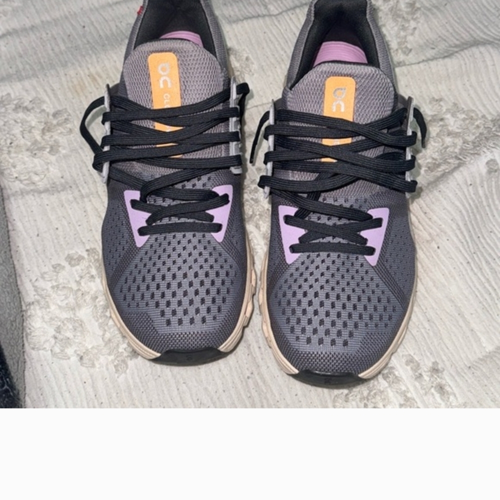 Oncloud Women's Athletic Shoes in Gray and Lavender